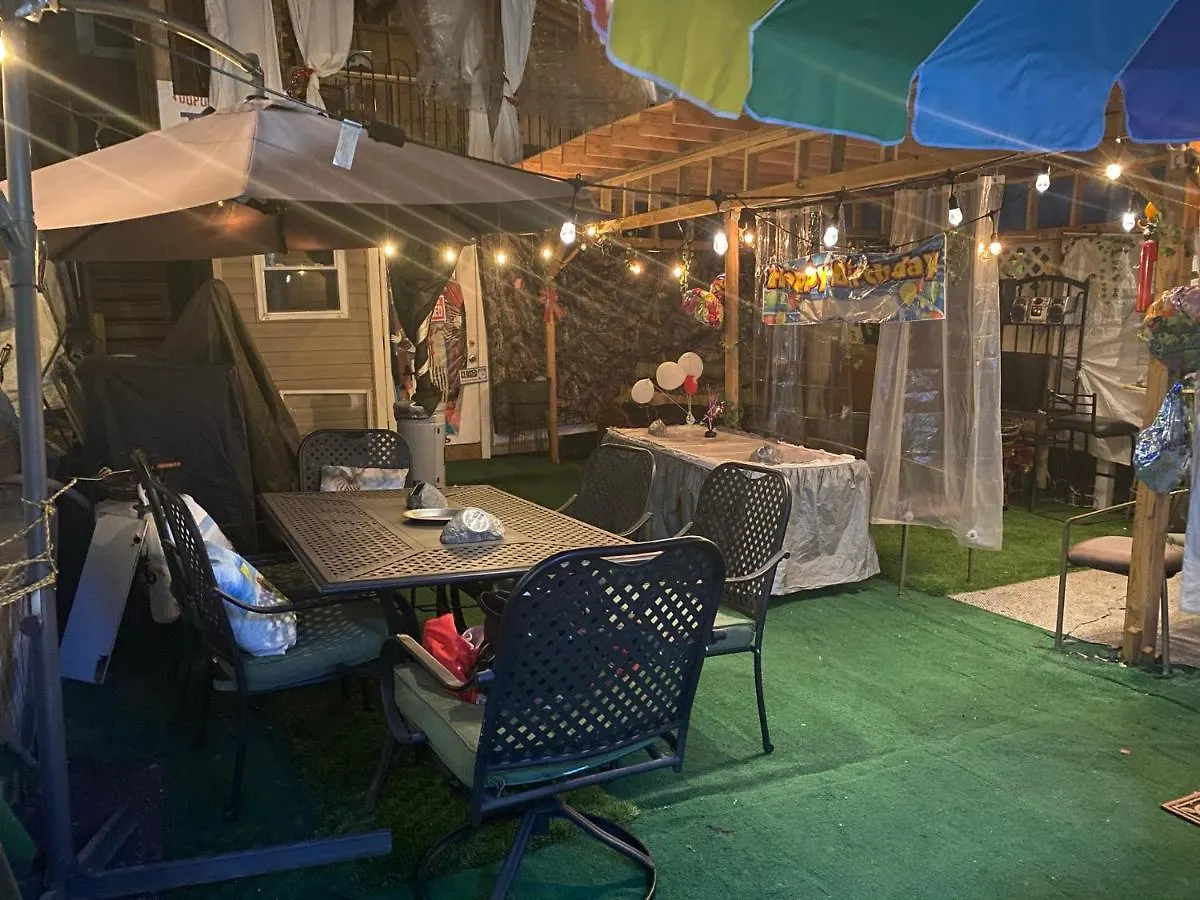 Guest house Nice 2Bedroom Apt With Patio Included To Enjoy West New York