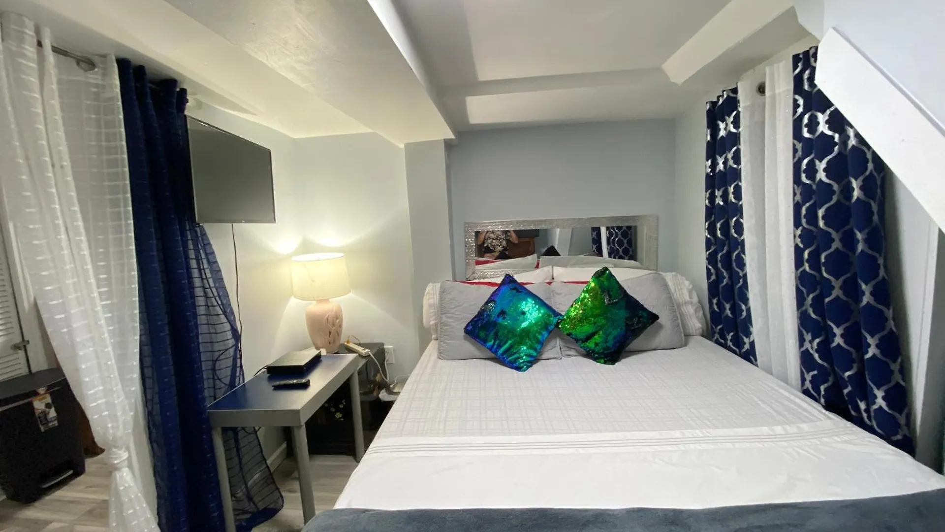 Guest house Nice 2Bedroom Apt With Patio Included To Enjoy West New York